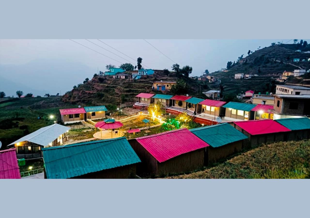 Bamboo Junction Resort - Kanatal, Valley & Mountain View Dhanaulti Eksteriør bilde